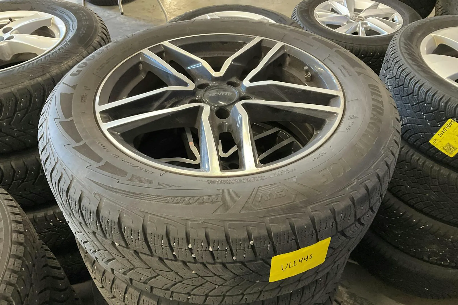 Vehicle image 17