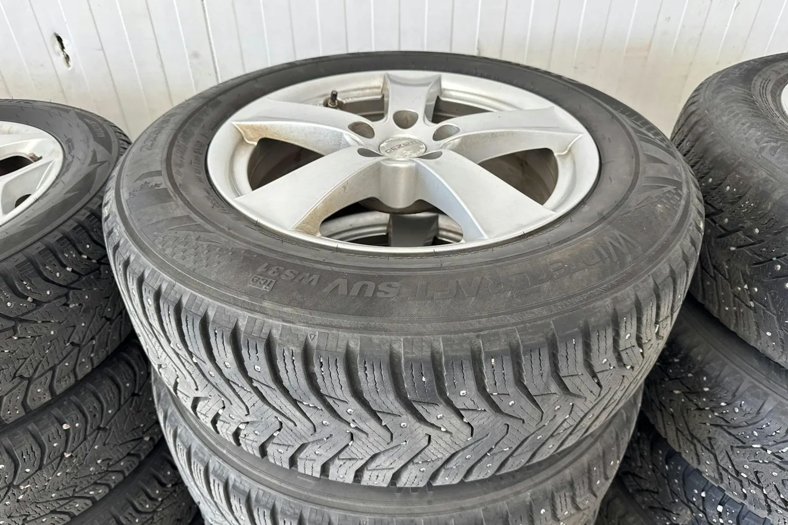 Vehicle image 15