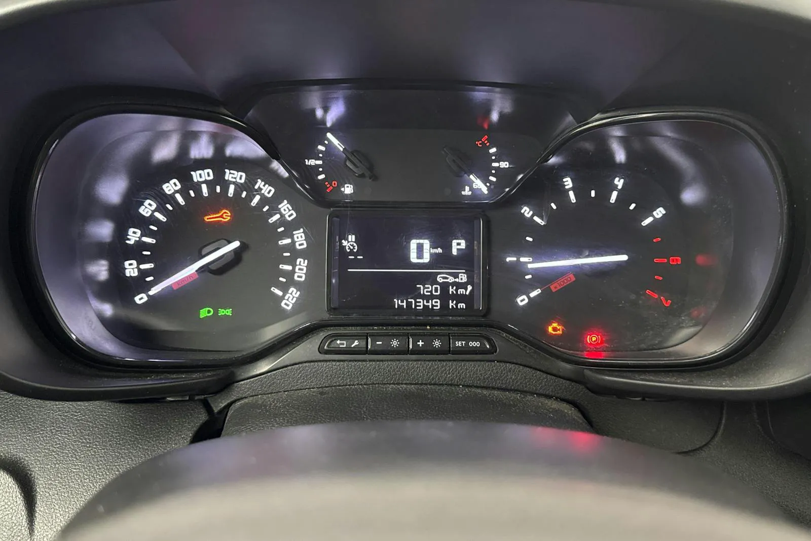 Vehicle image 8