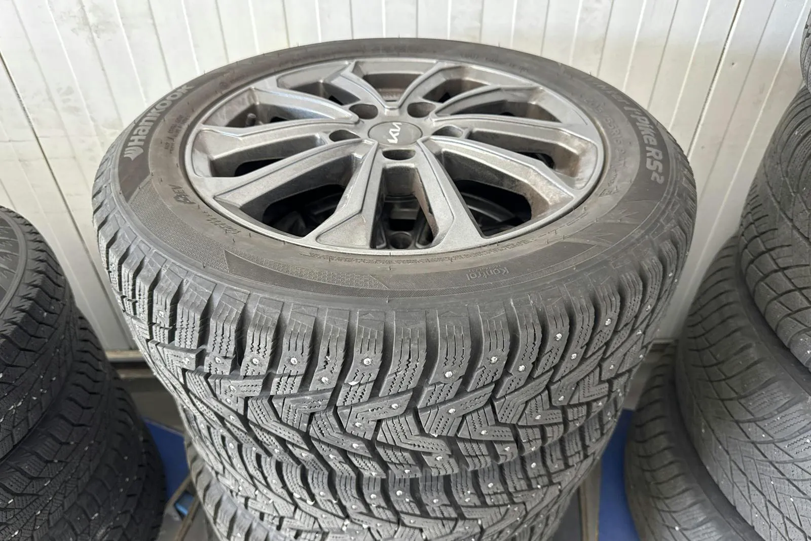 Vehicle image 16