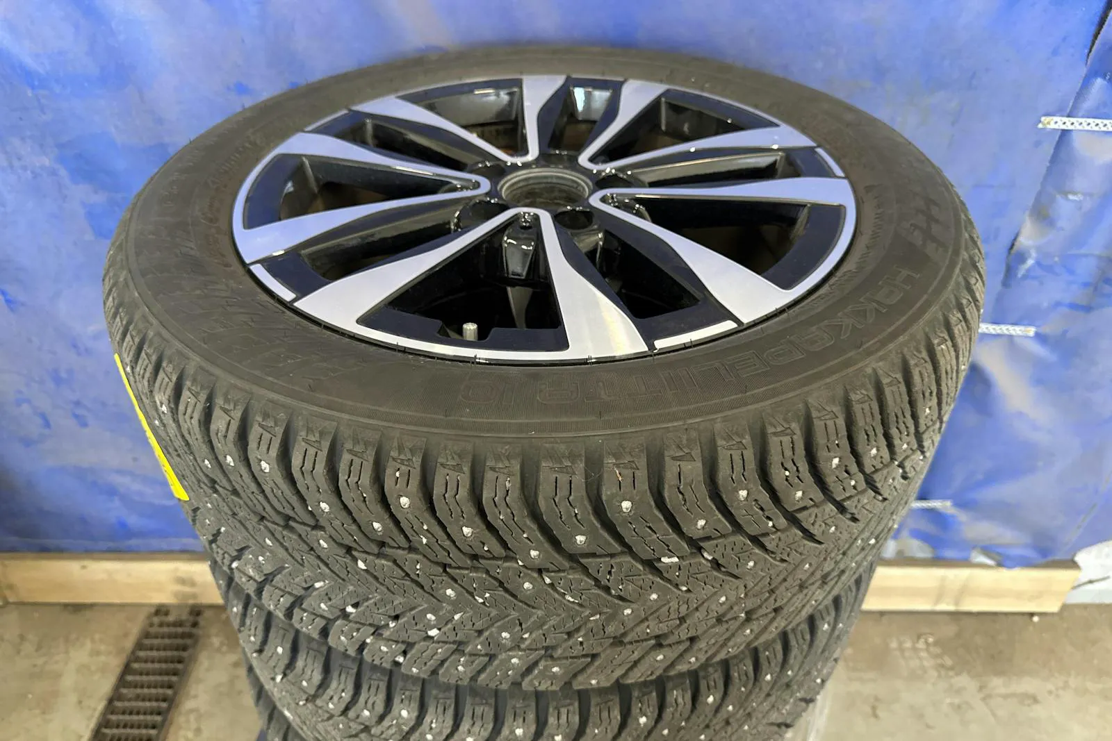 Vehicle image 20