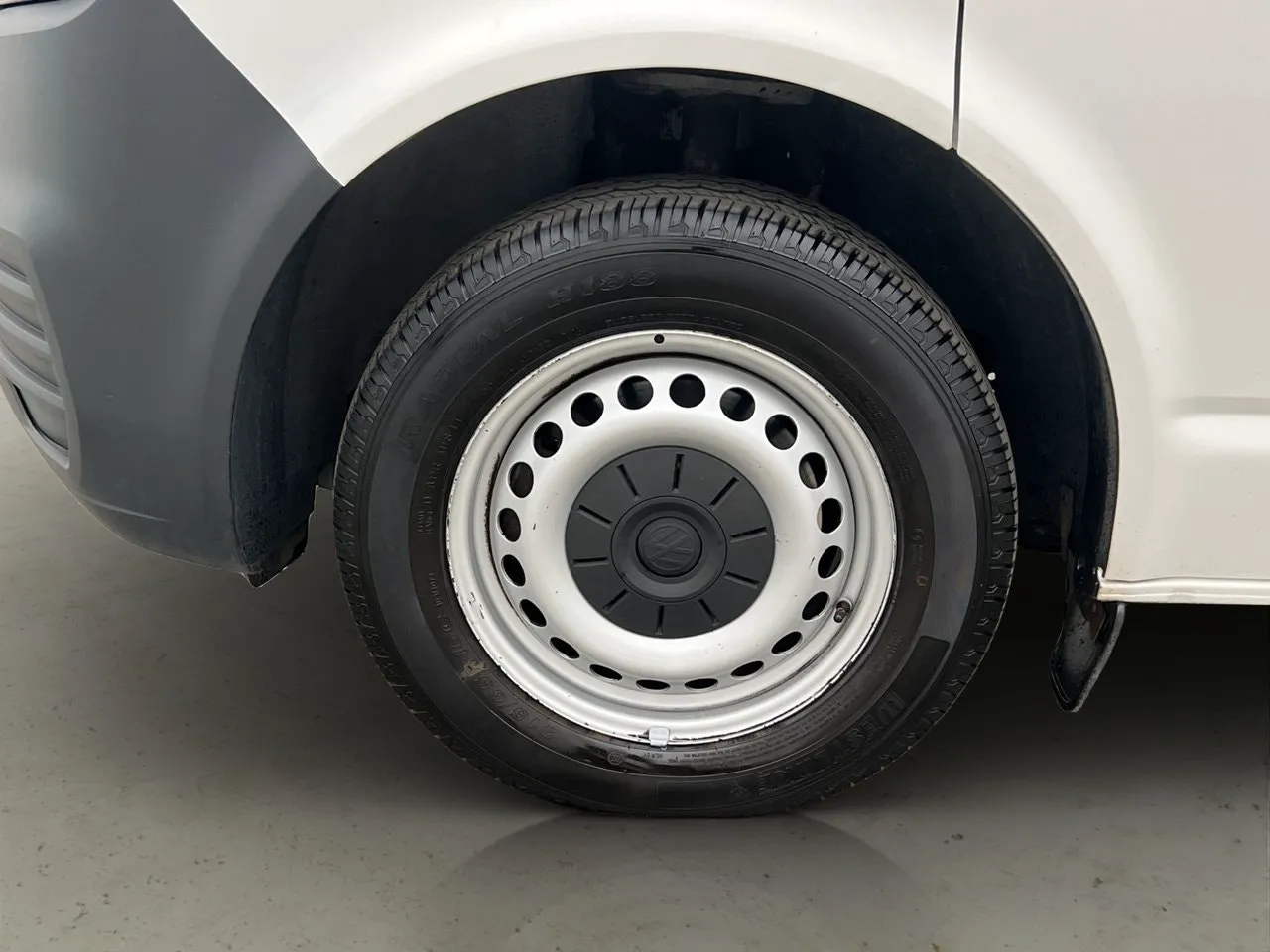 Vehicle image 32