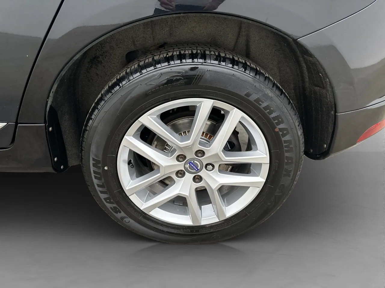 Vehicle image 24