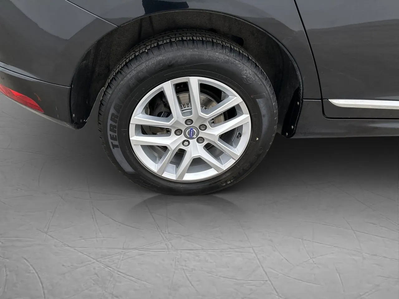 Vehicle image 25