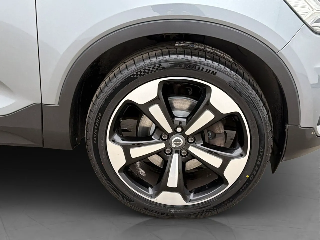 Vehicle image 30