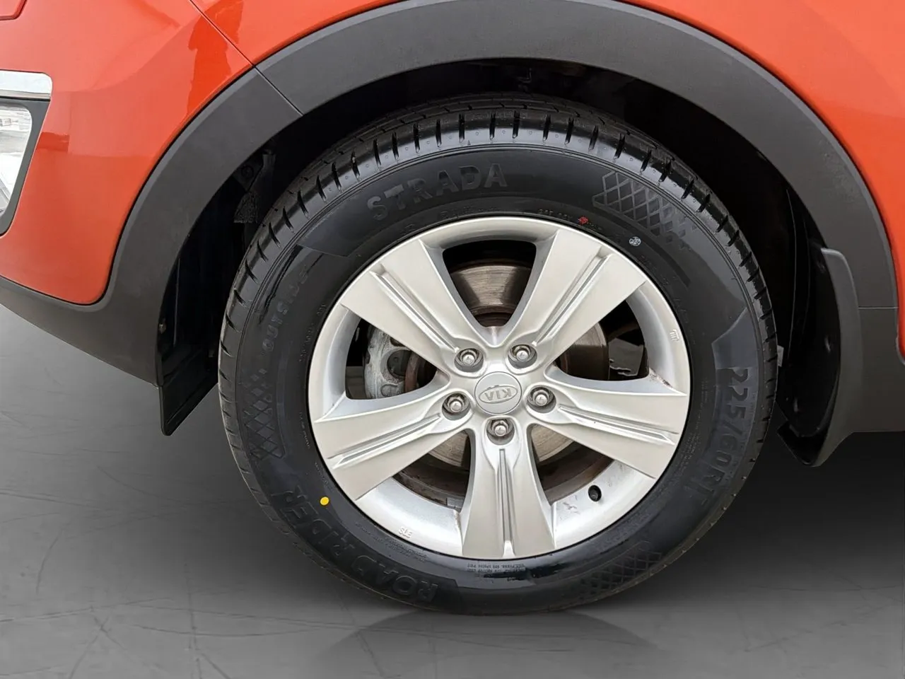 Vehicle image 23