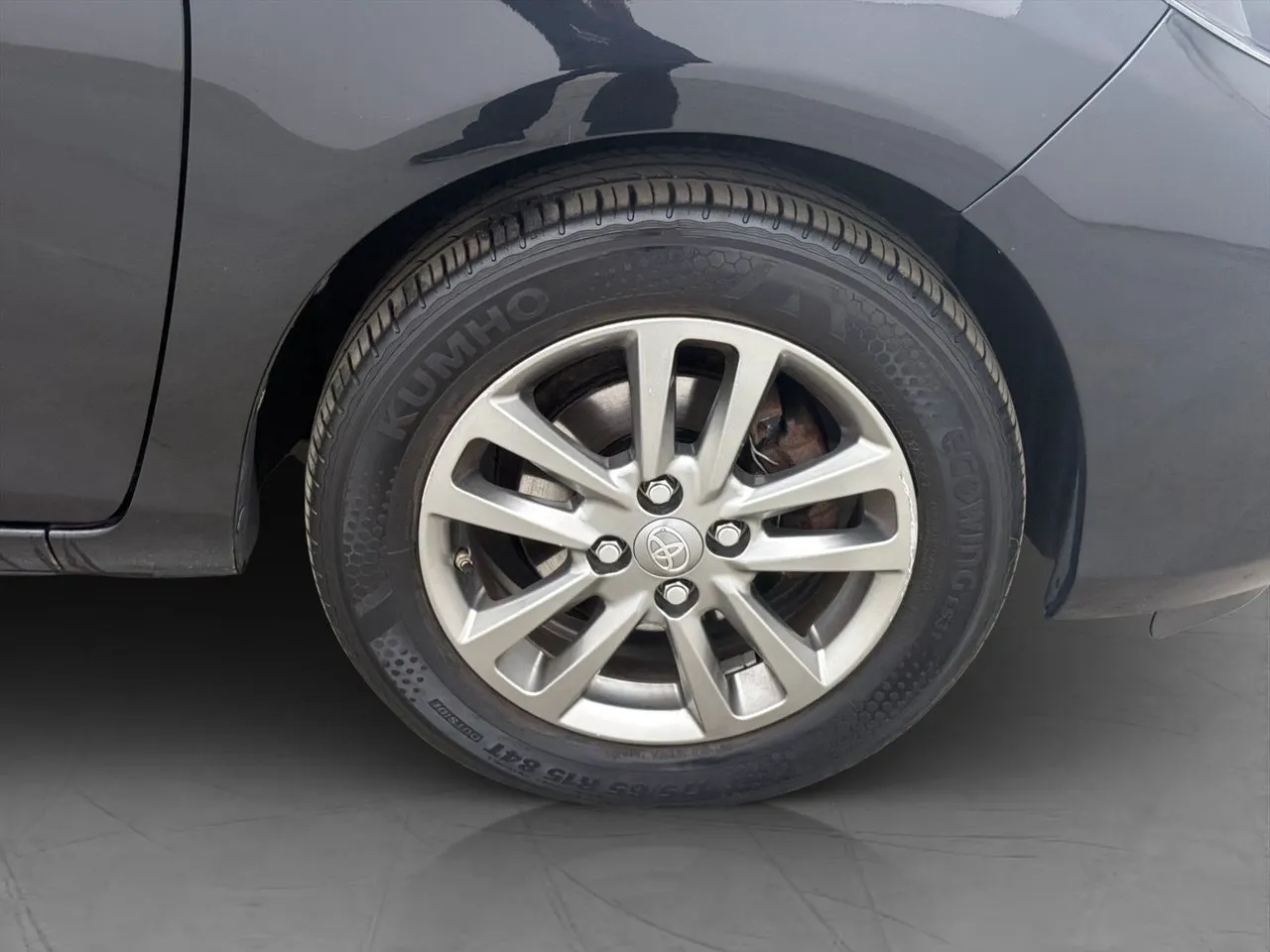 Vehicle image 25