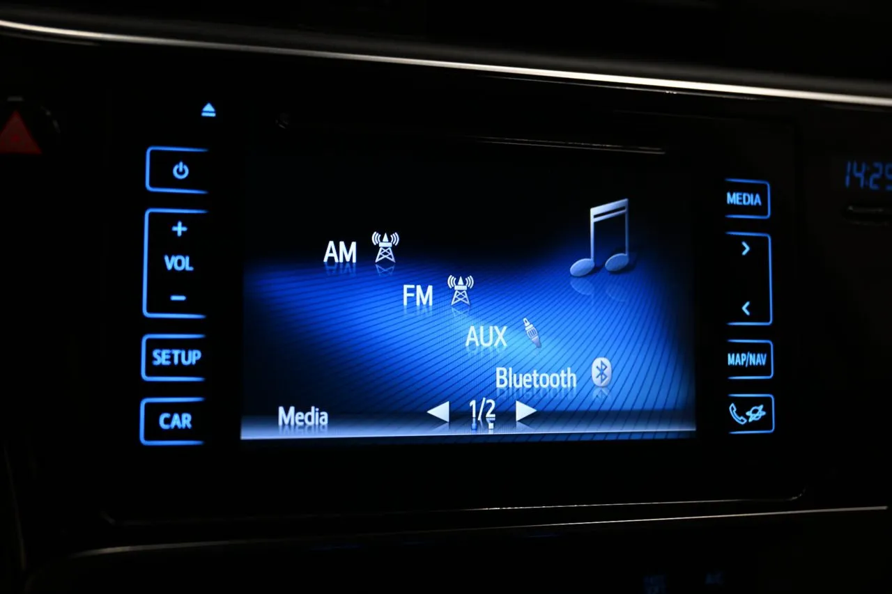 Vehicle image 15
