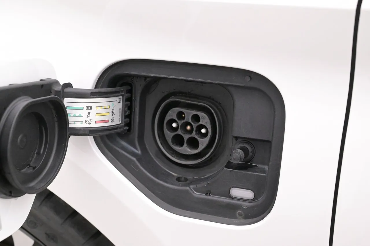 Vehicle image 23