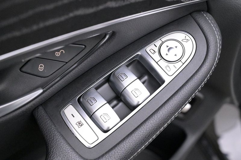 Mercedes GLC300 bild 10