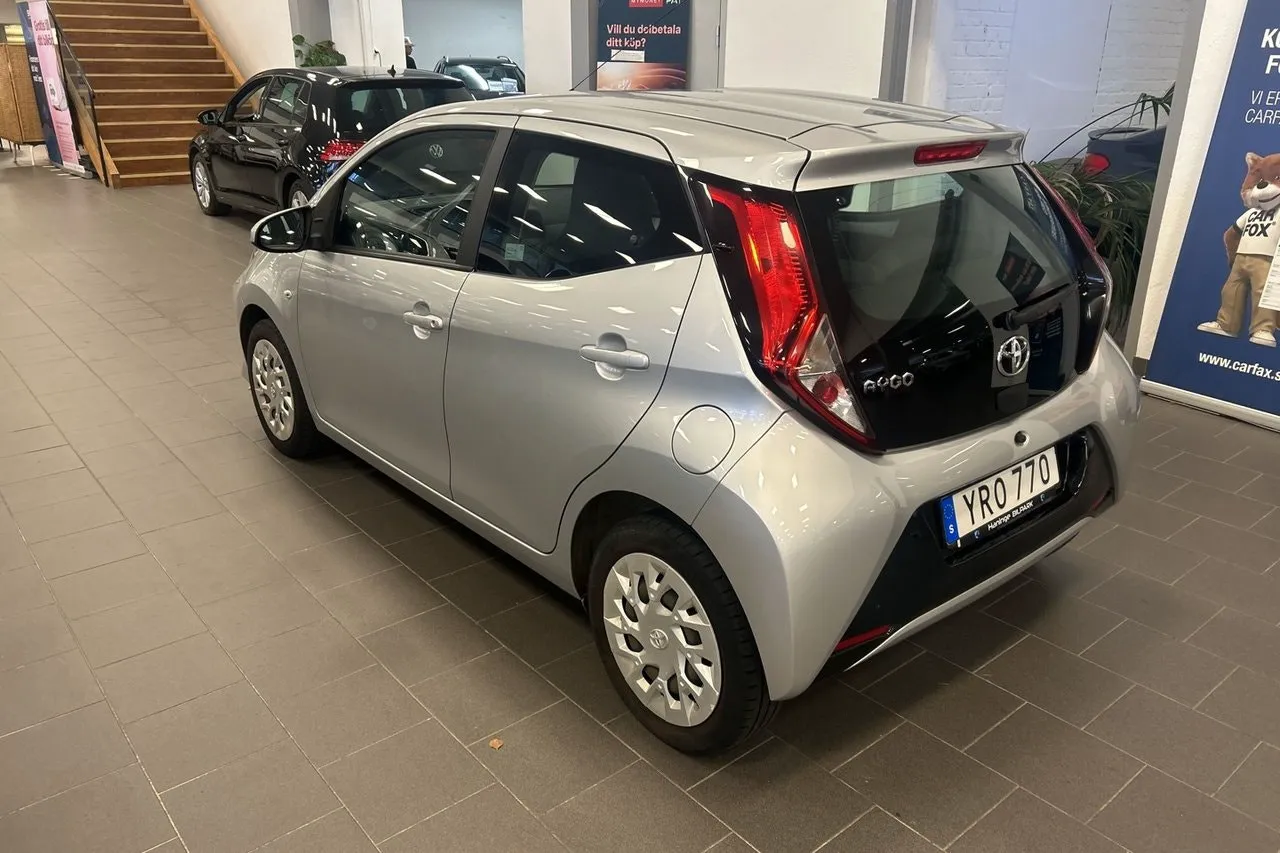 Vehicle image 7