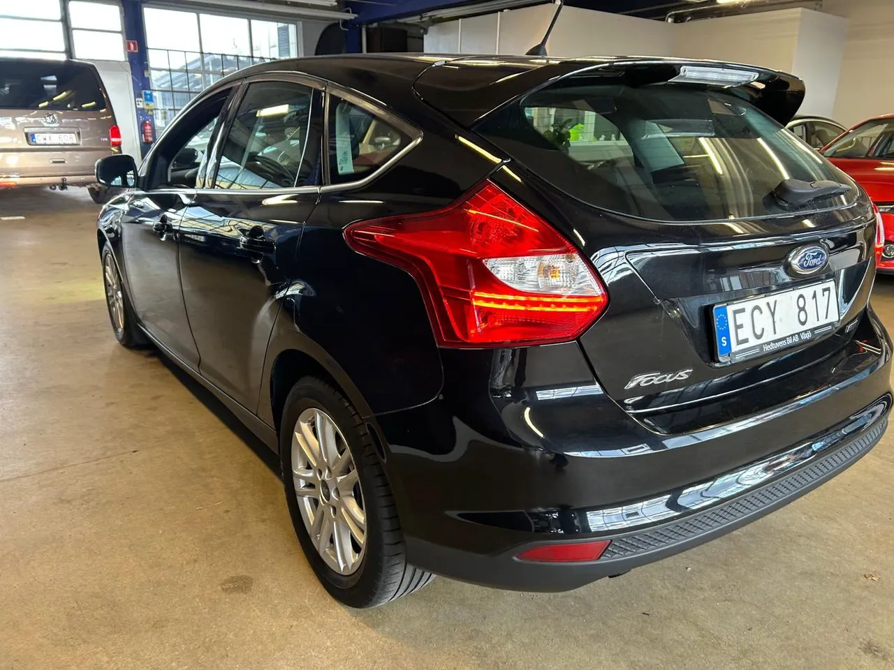Vehicle image 7