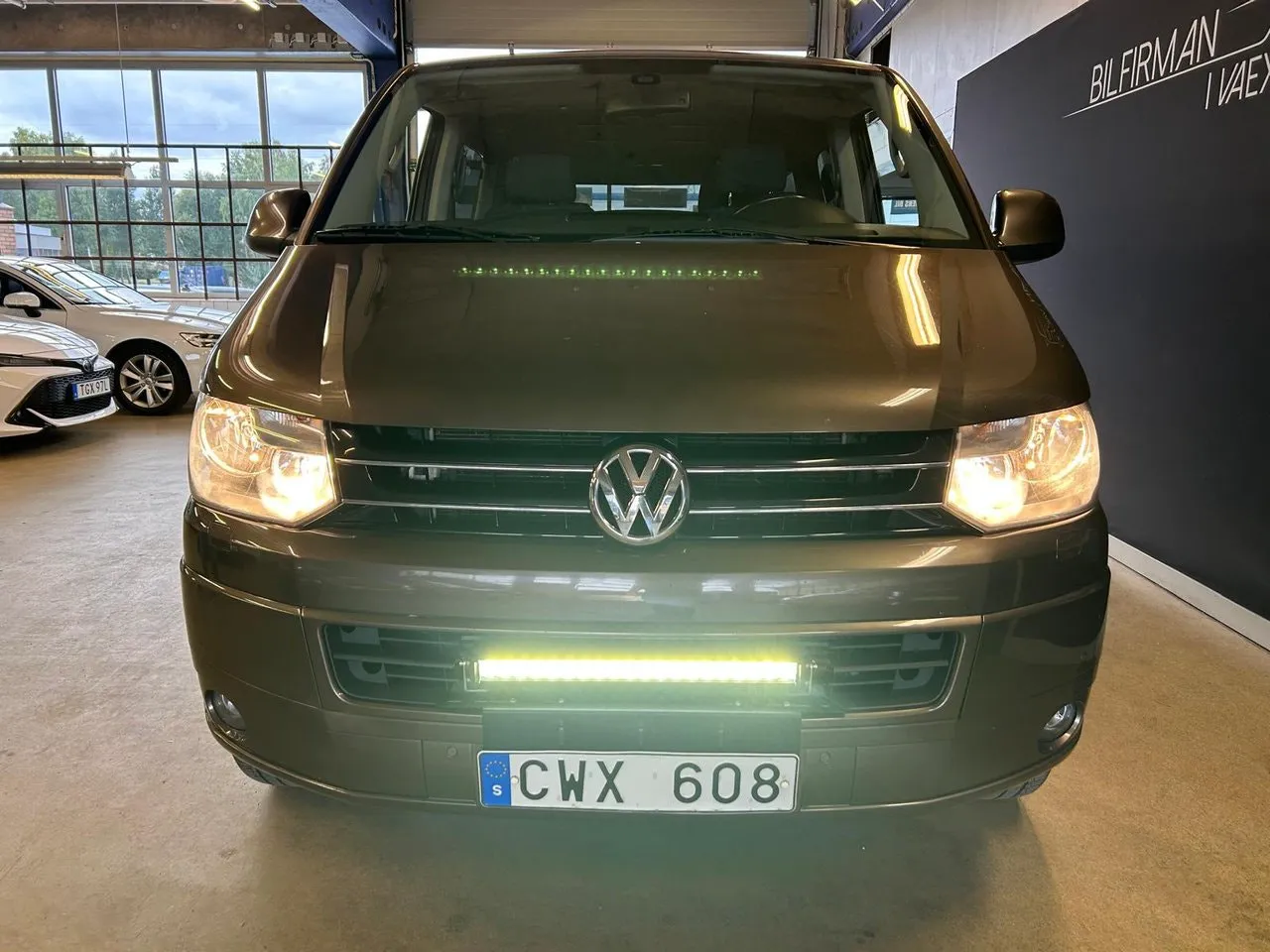 Vehicle image 17