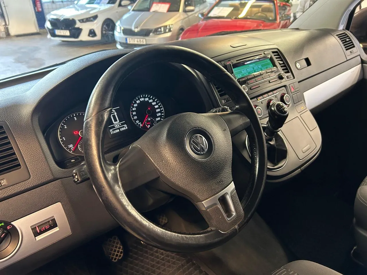Vehicle image 15