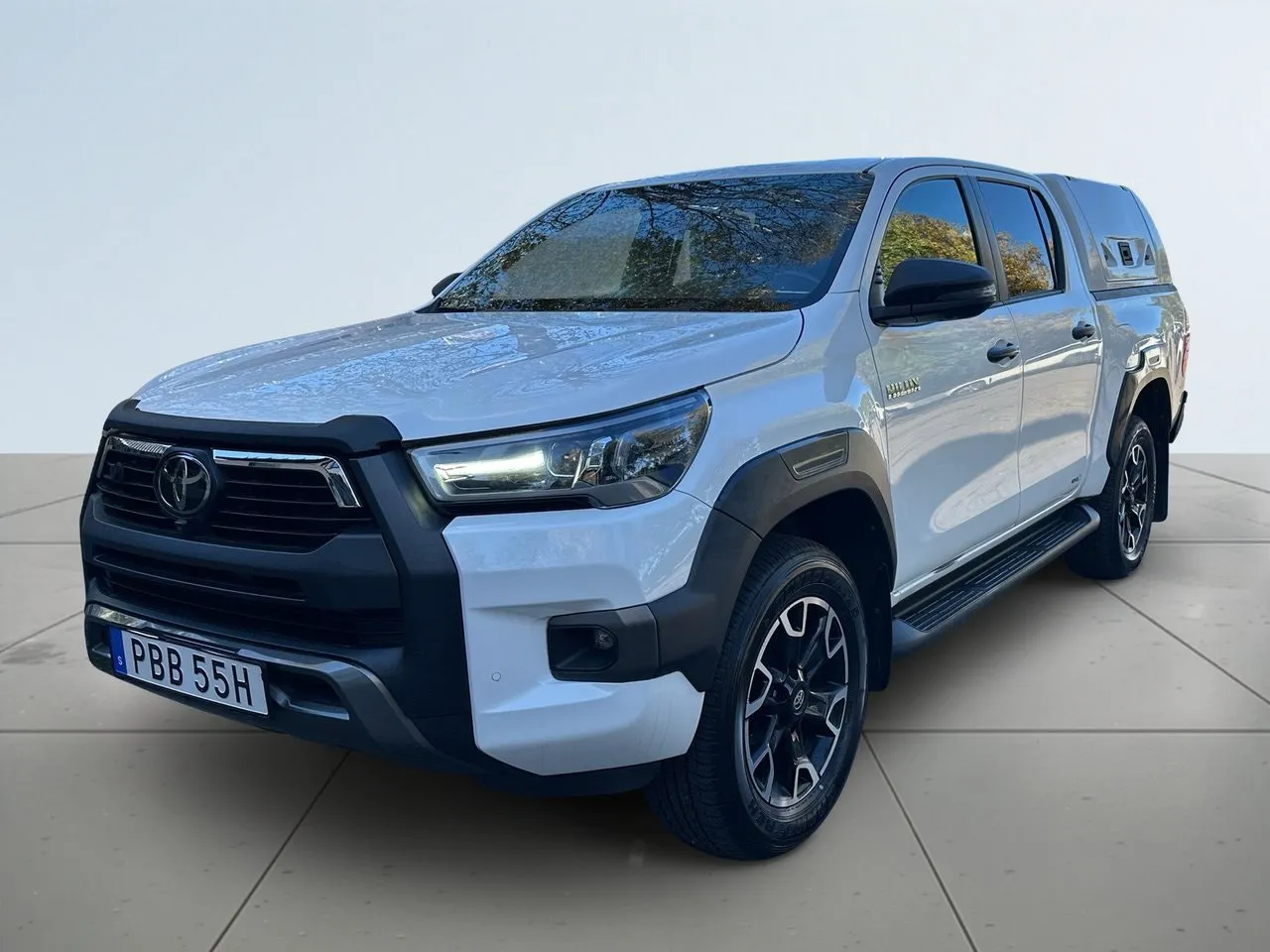 Vehicle image 15