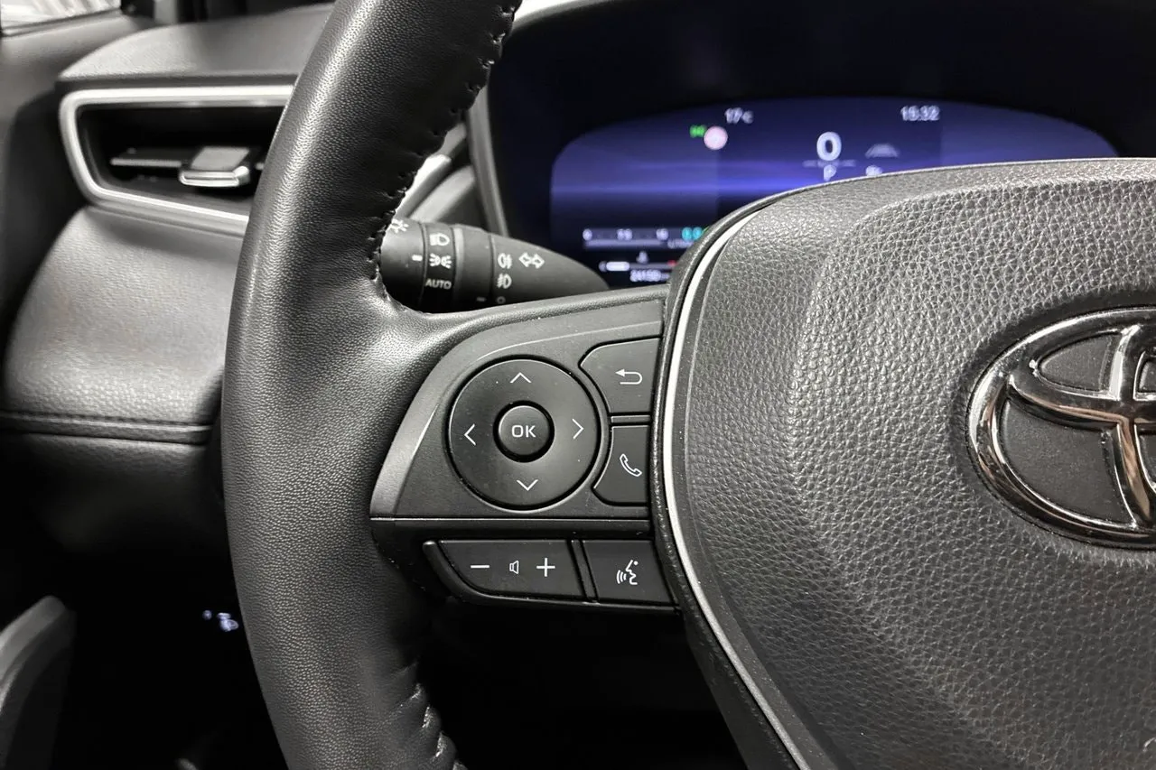 Vehicle image 18