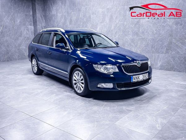 Skoda Superb Kombi 2.0 TDI 140hk Värmare Läder Estolar Drag Keyless - 2013