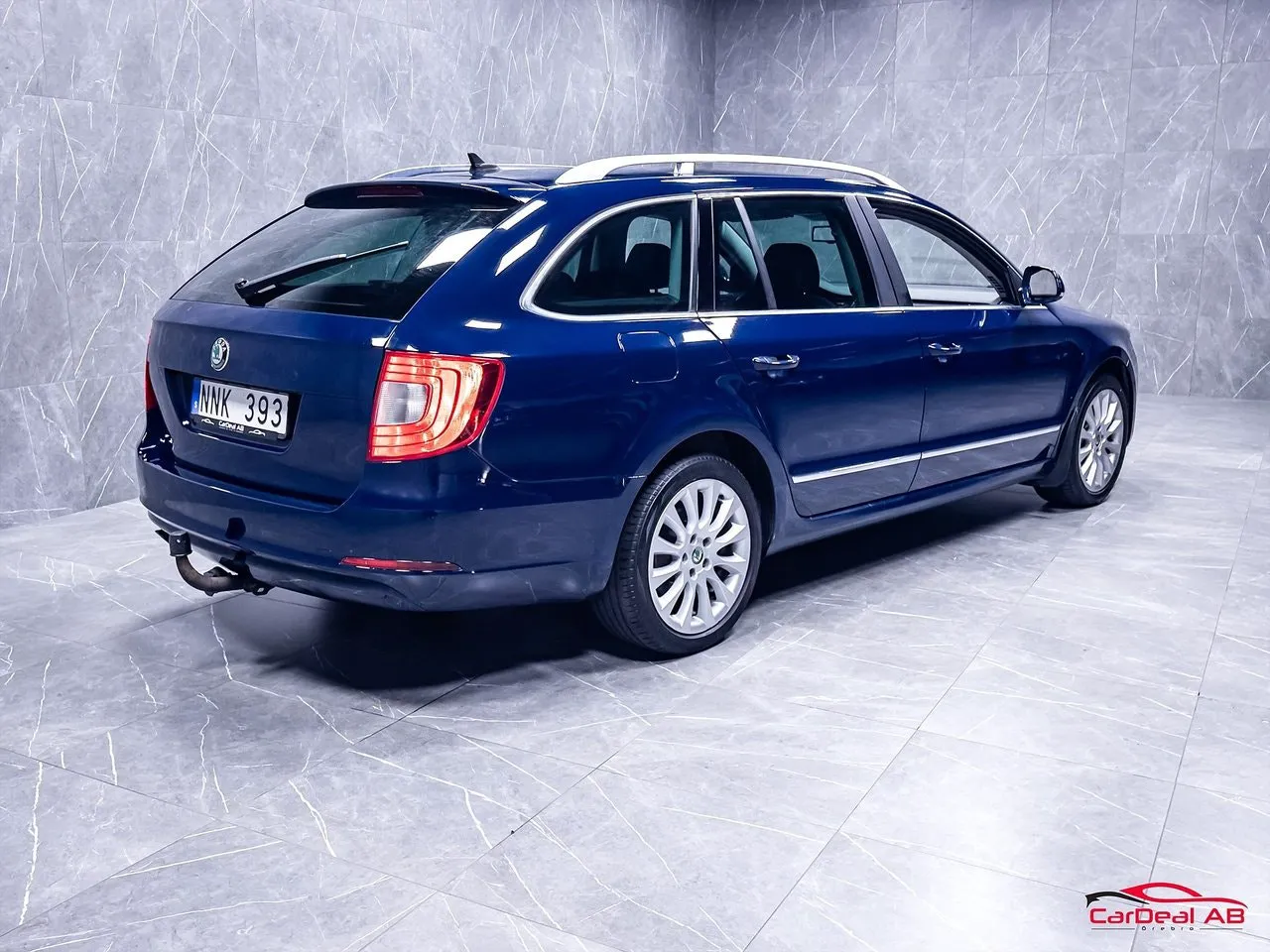 Vehicle image 6