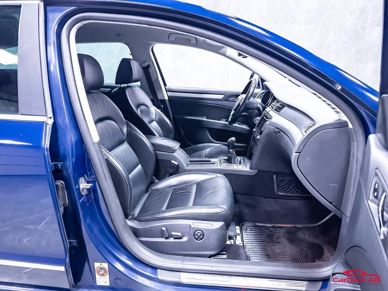 Vehicle image 14