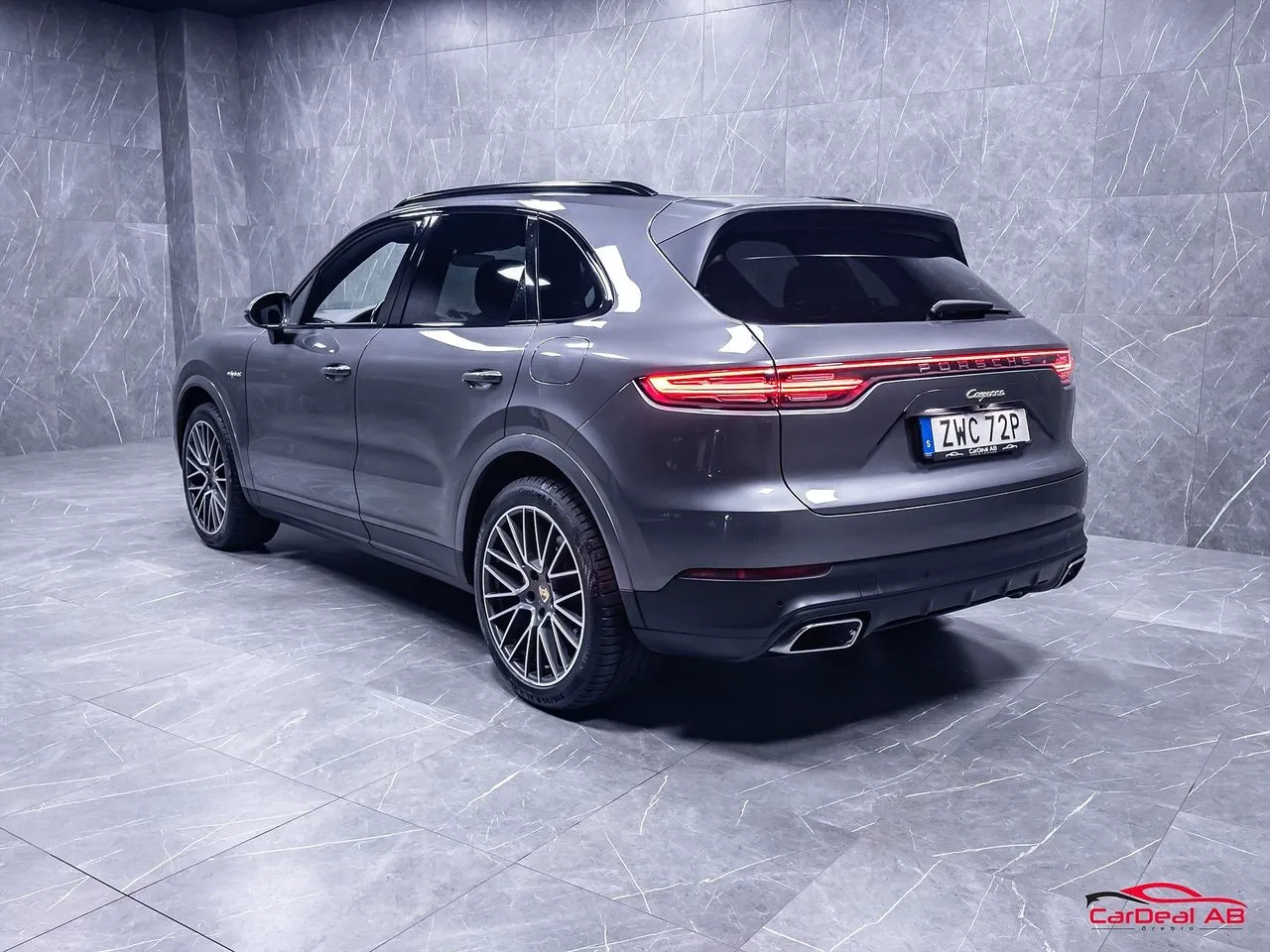 Vehicle image 4