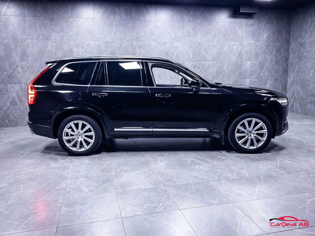 Vehicle image 7