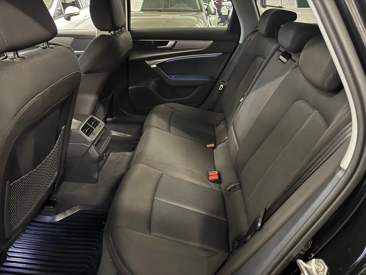 Vehicle image 18