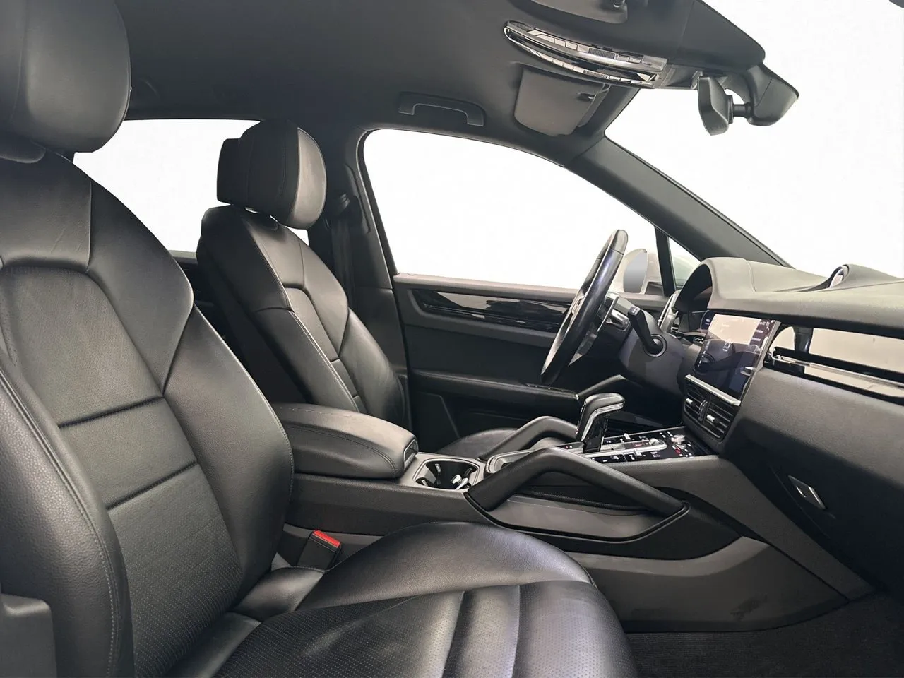 Vehicle image 32