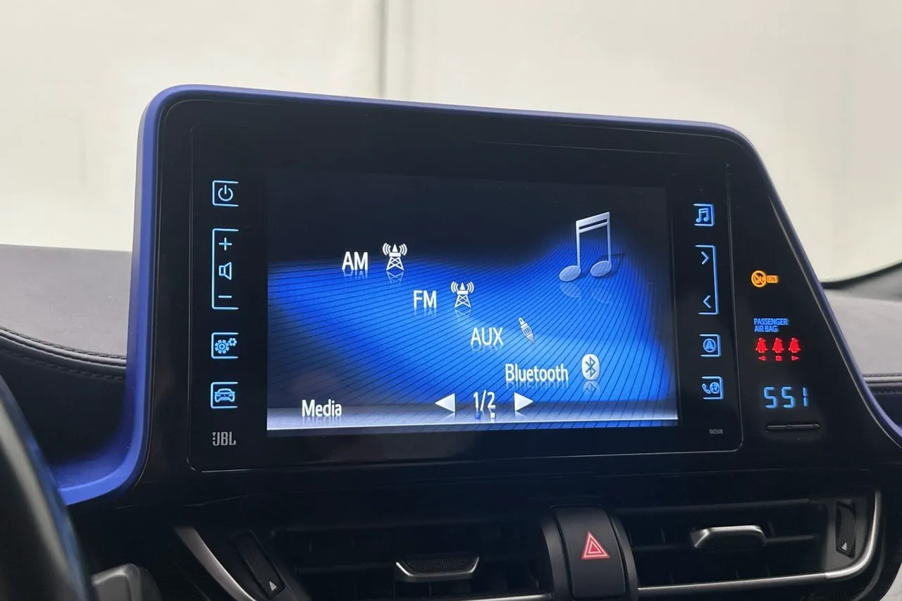 Vehicle image 24