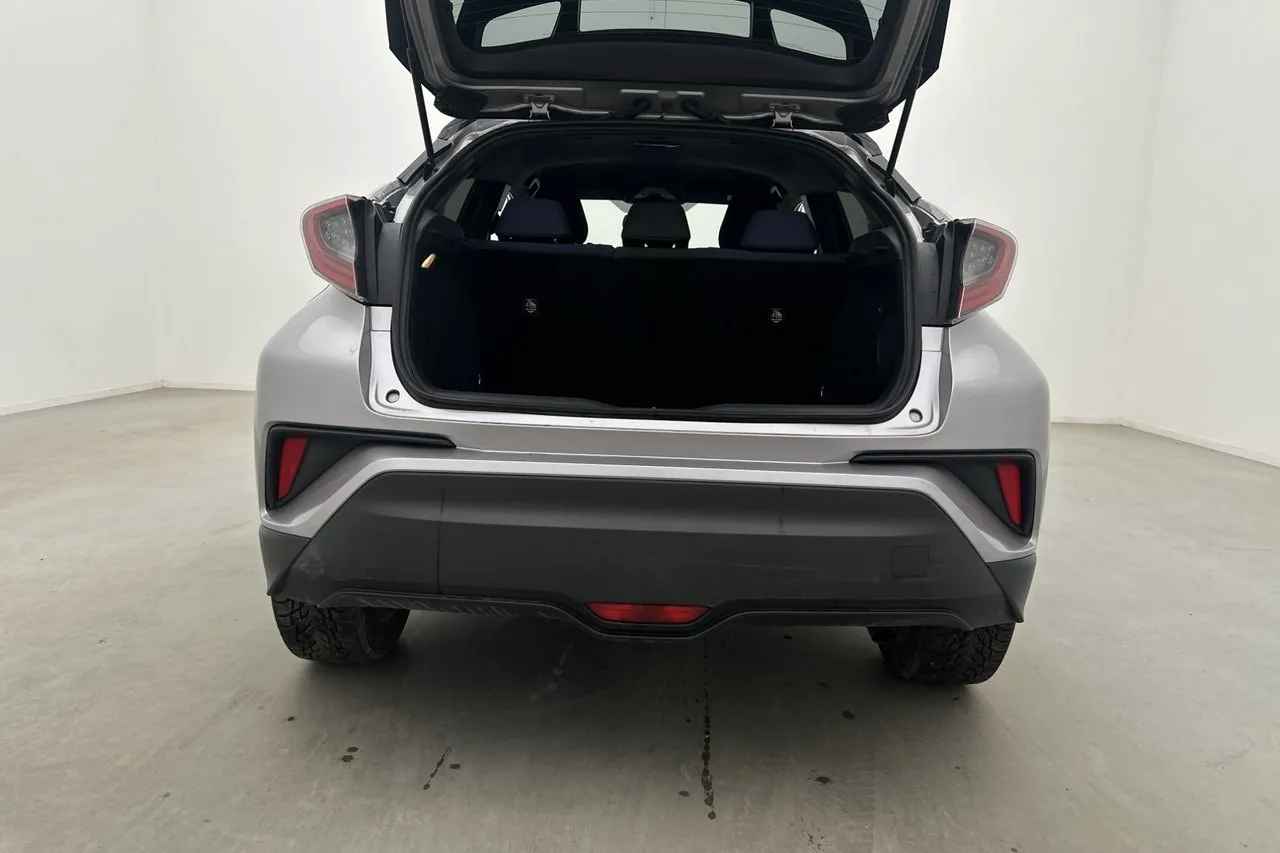 Vehicle image 9