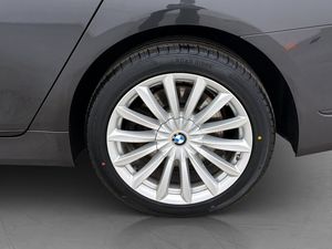 BMW 750 bild 30