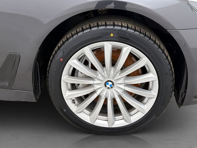 BMW 750 bild 32