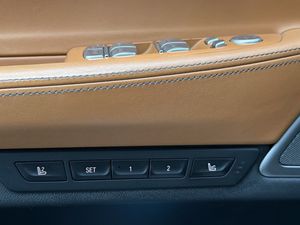 BMW 750 bild 15