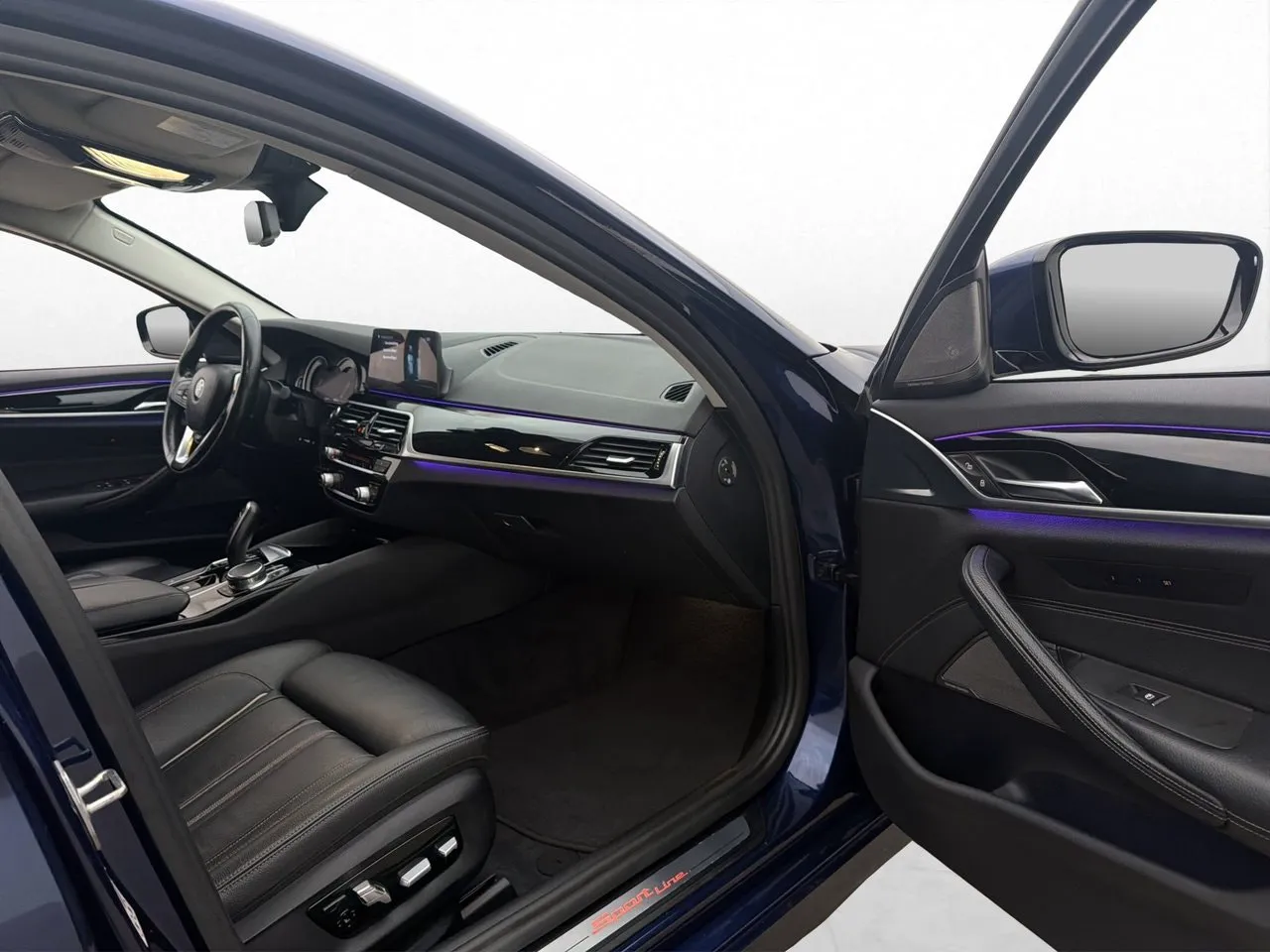 Vehicle image 25