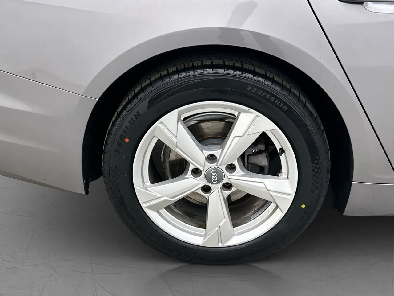 Vehicle image 30