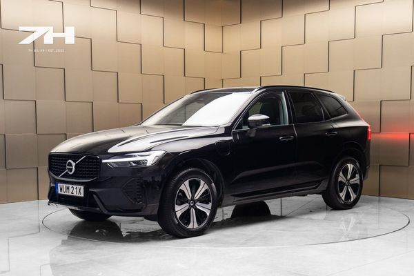 Volvo XC60 T6 Plug-In Hybrid AWD Plus Dark / Panorama / 360° / H&K - 2025