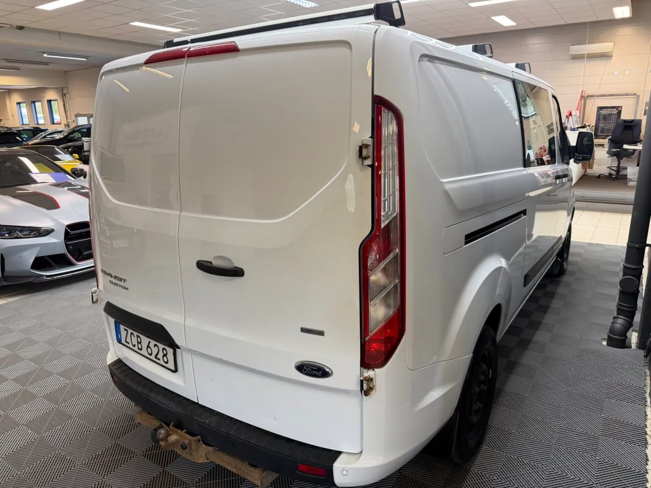 Vehicle image 3
