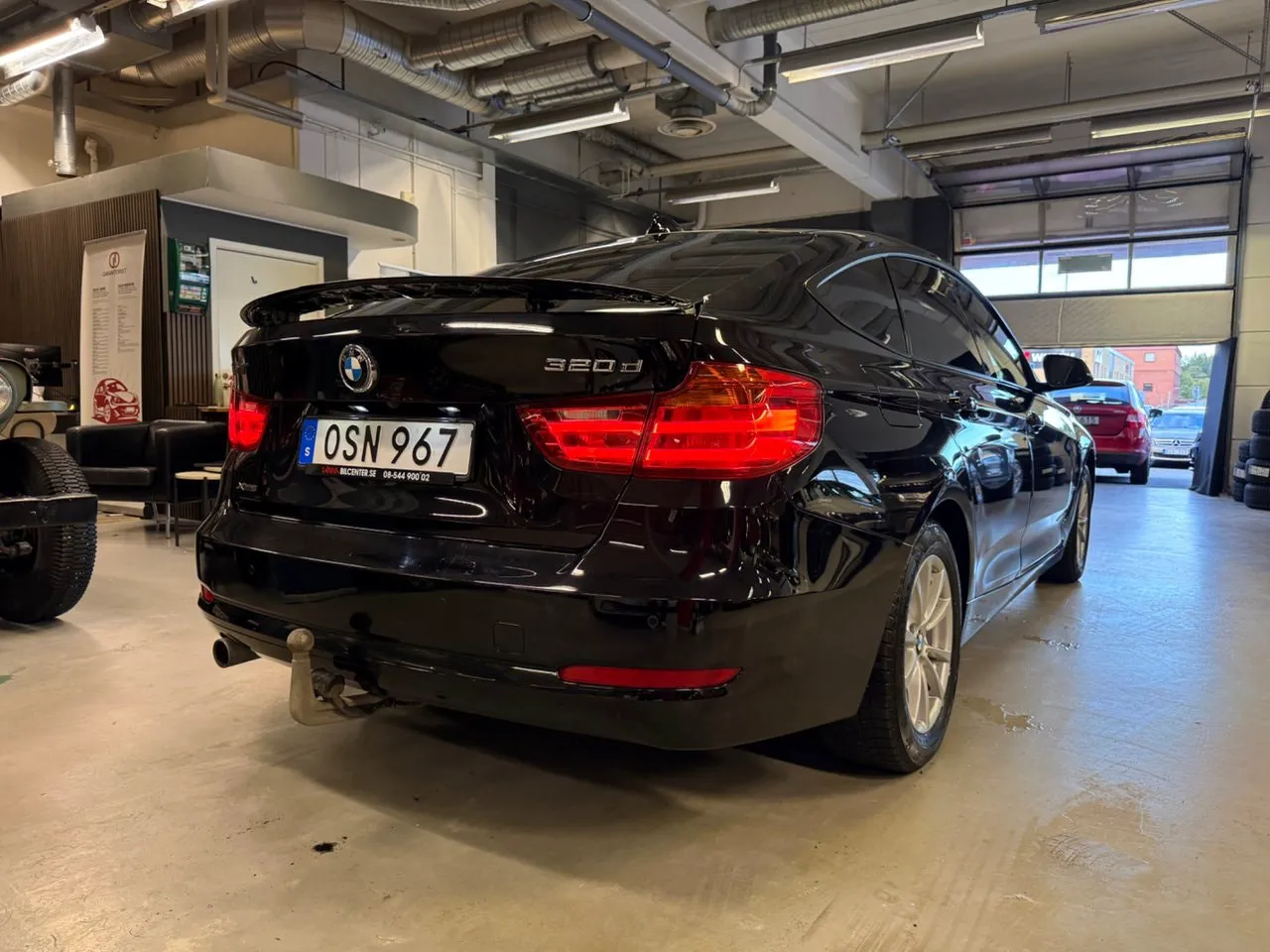 Vehicle image 9