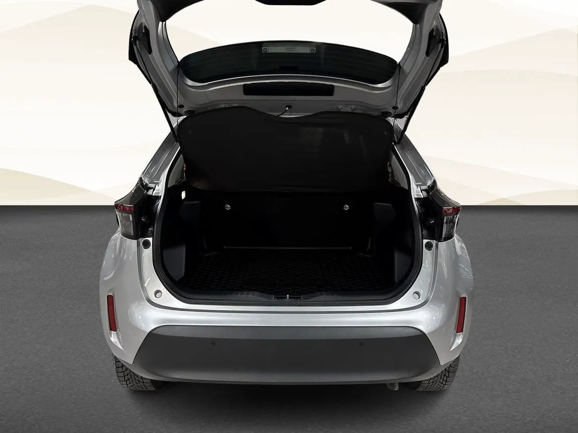 Vehicle image 11