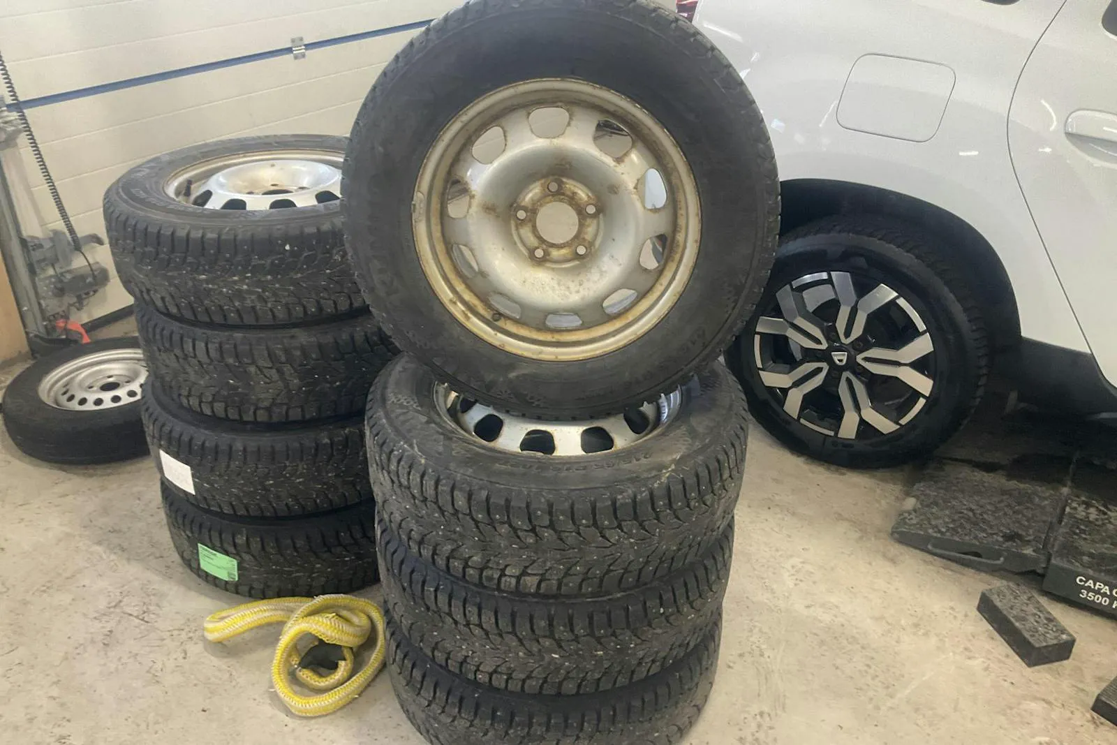 Vehicle image 18
