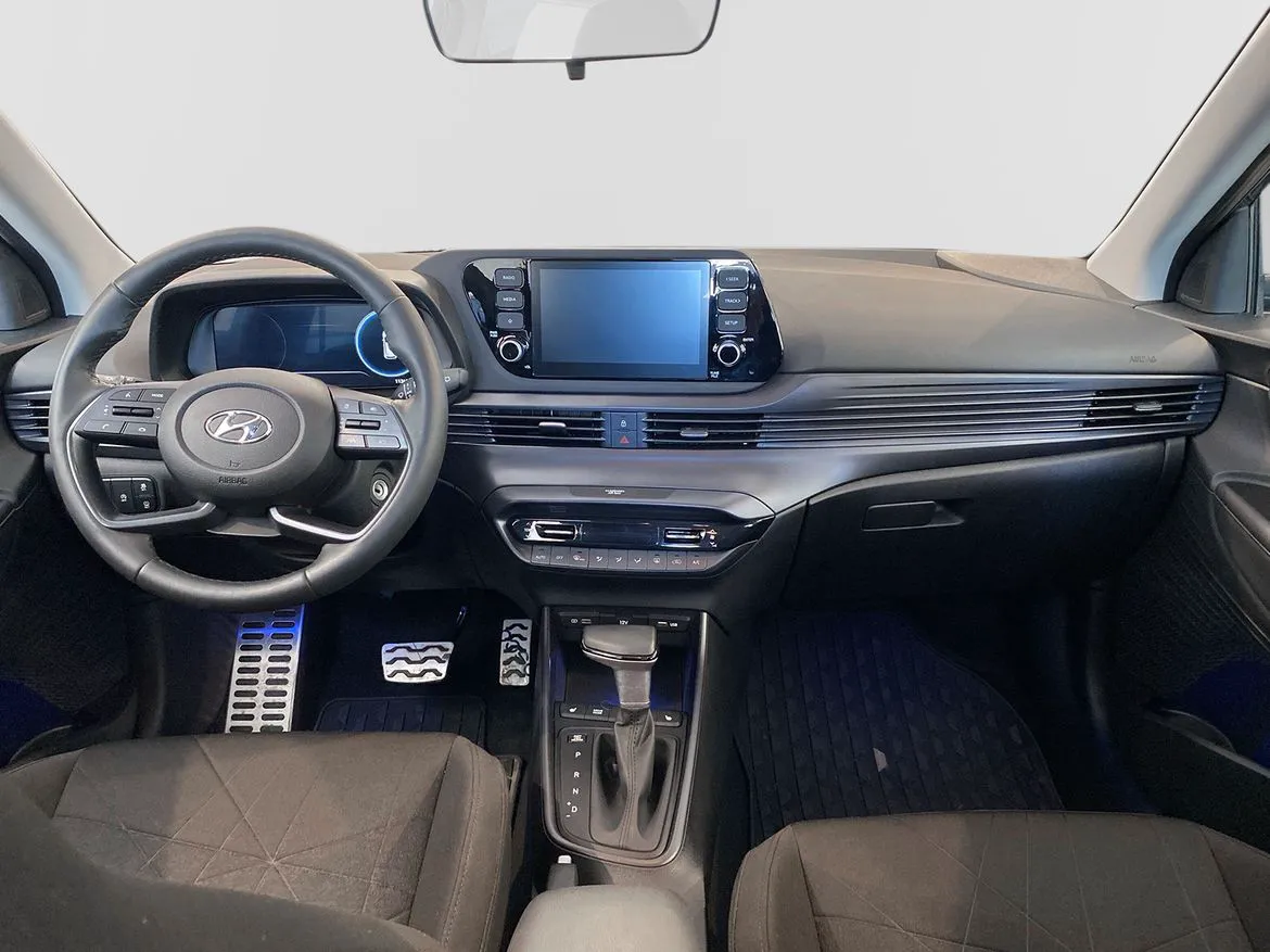Vehicle image 9