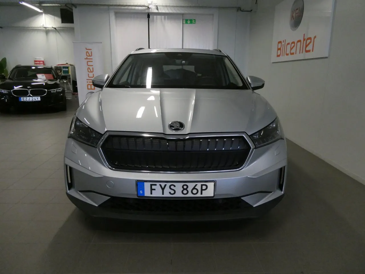 Vehicle image 7