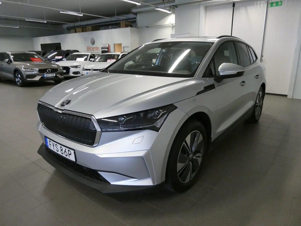 Vehicle image 6