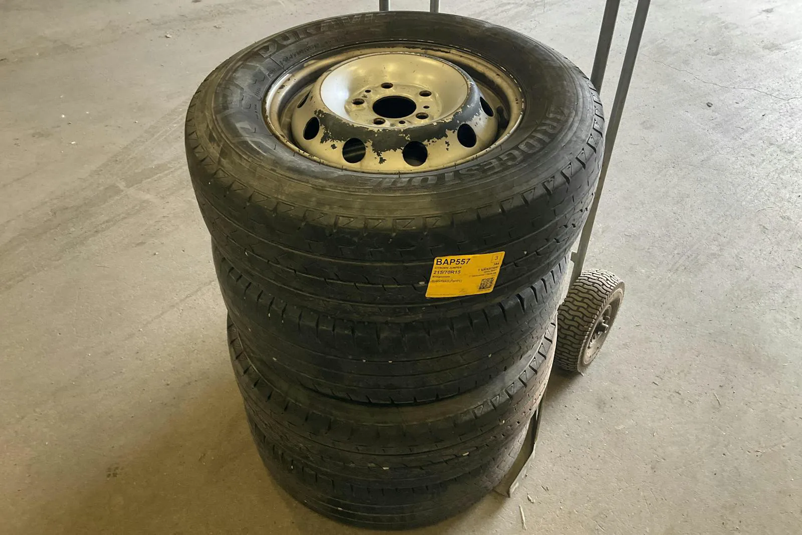 Vehicle image 13