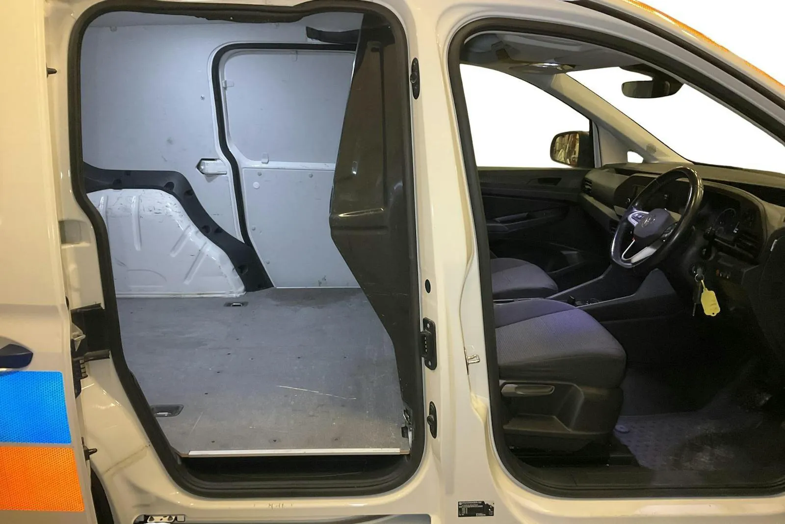 Vehicle image 7