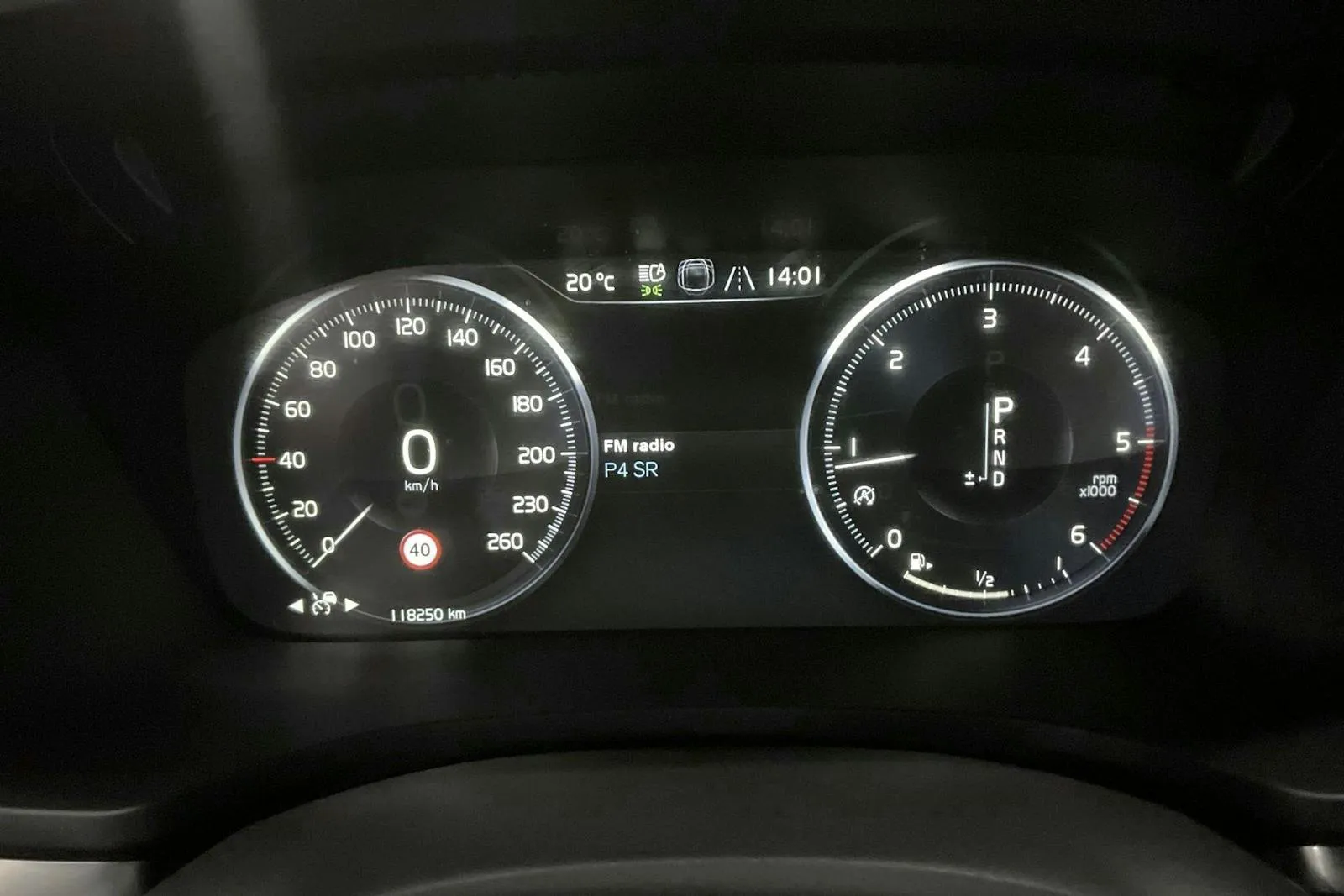 Vehicle image 10