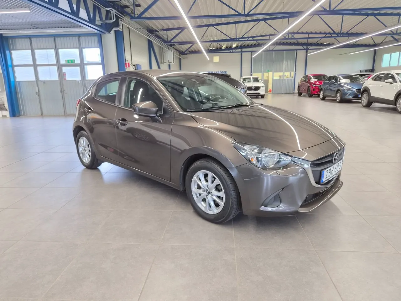 Vehicle image 5
