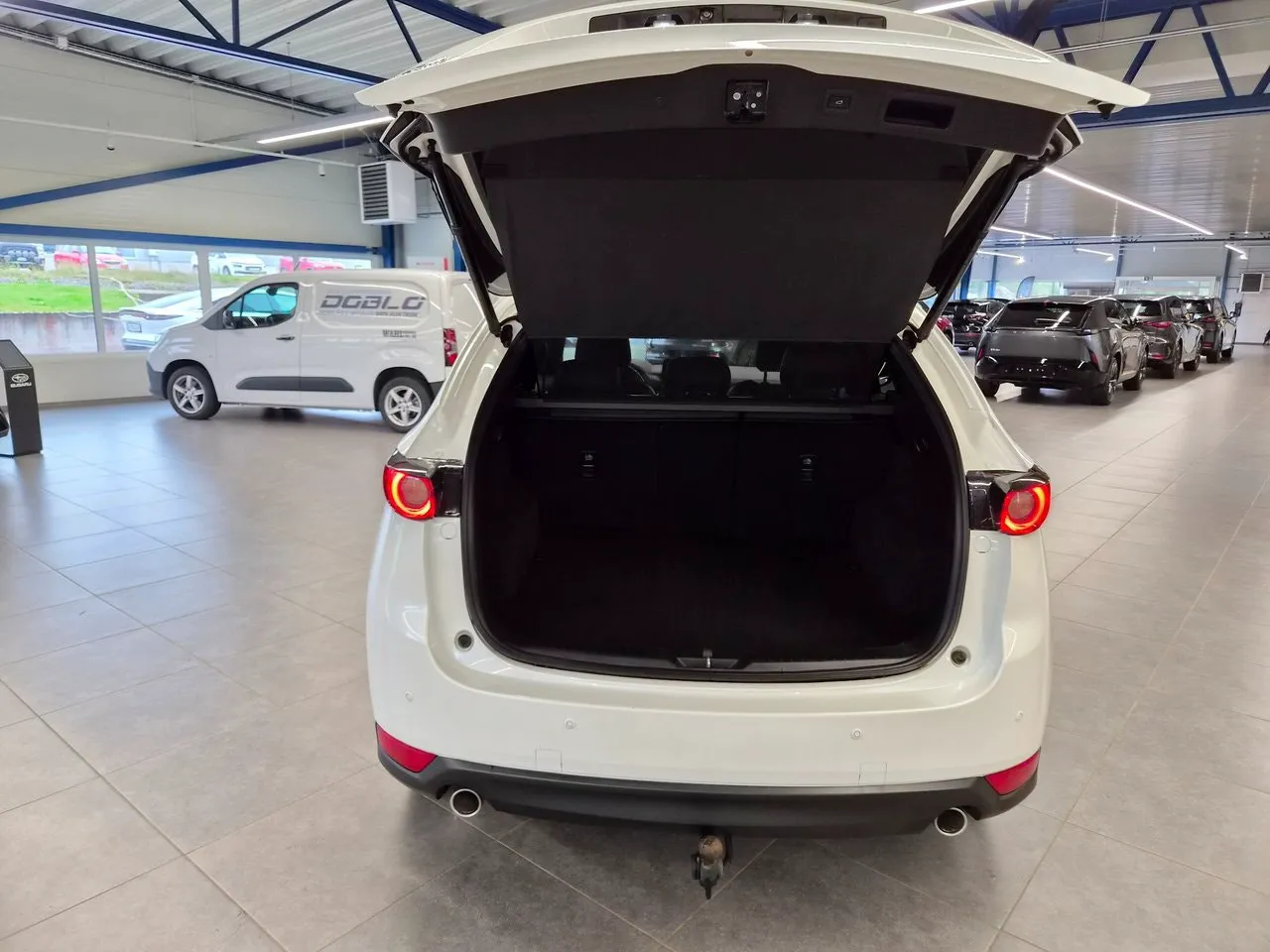 Vehicle image 15