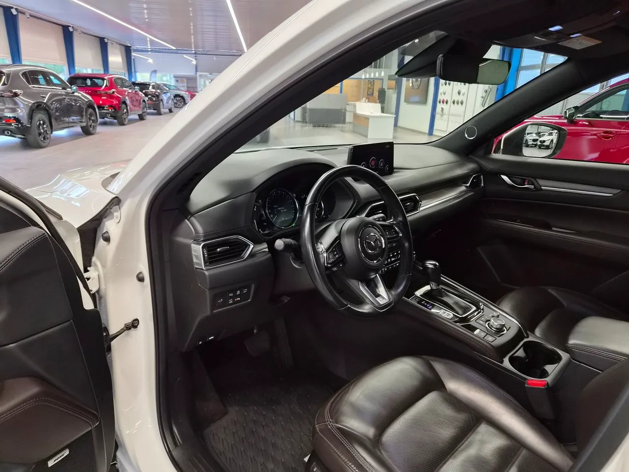 Vehicle image 7