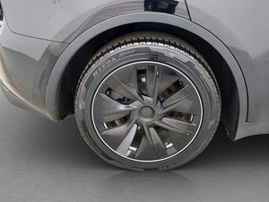 Tesla Model Y bild 33