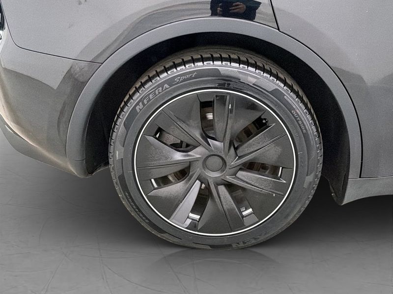 Tesla Model Y bild 33